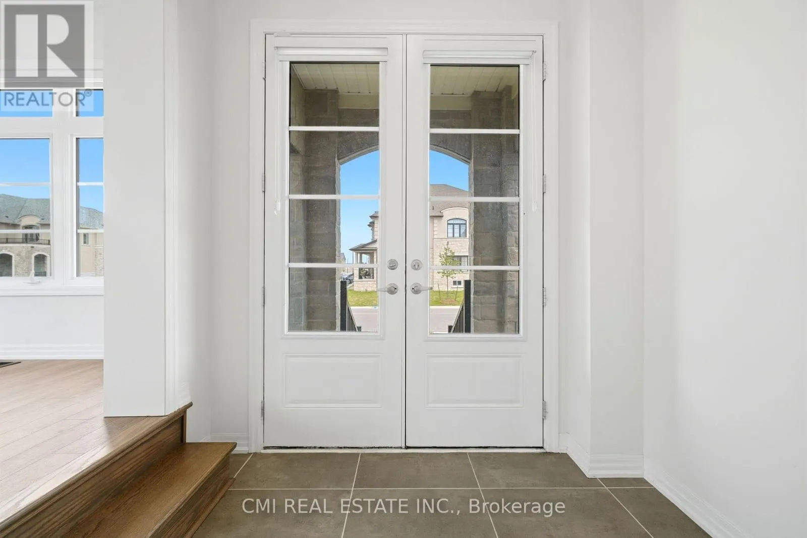 2 GEORGE ELLIS DRIVE