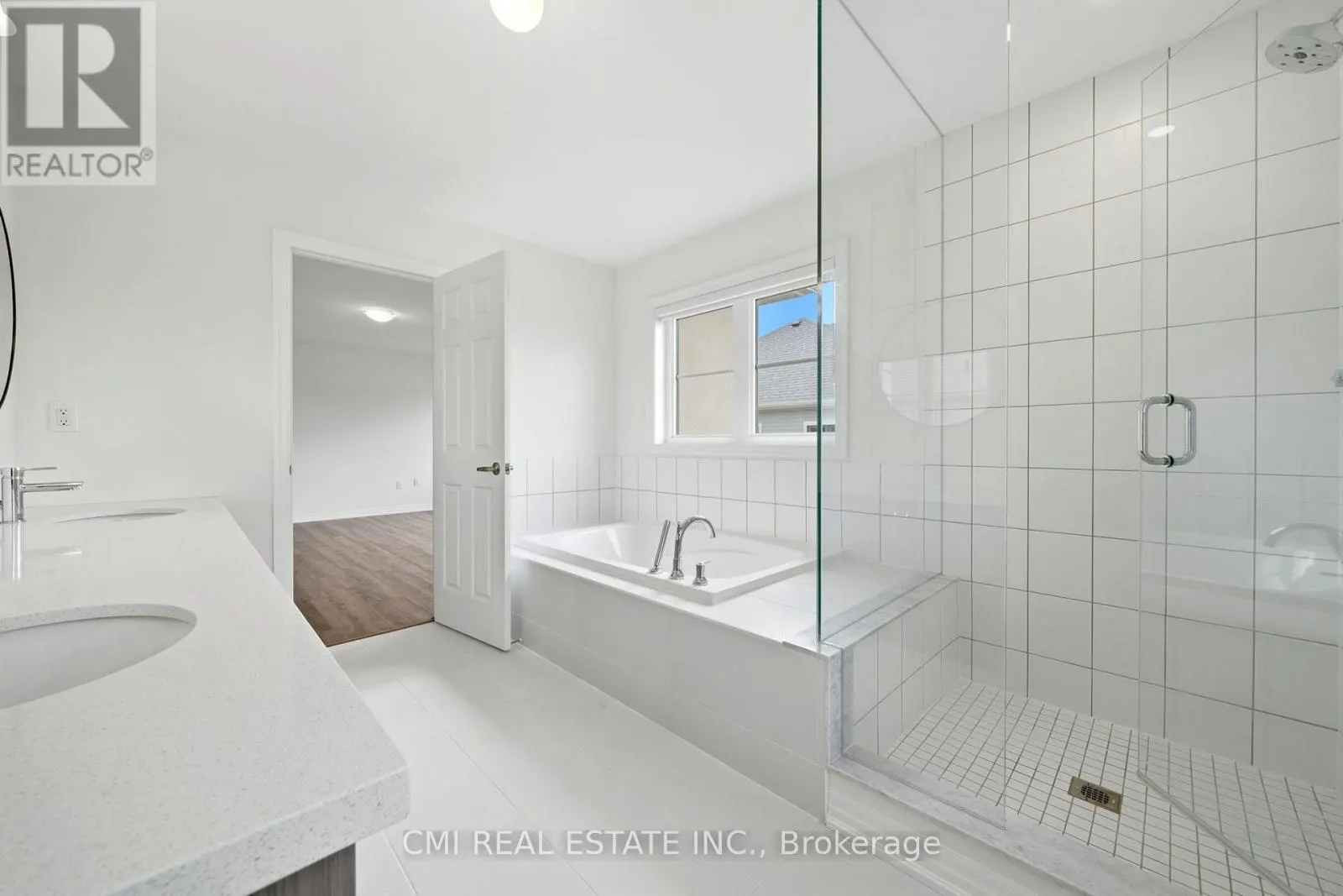2 GEORGE ELLIS DRIVE