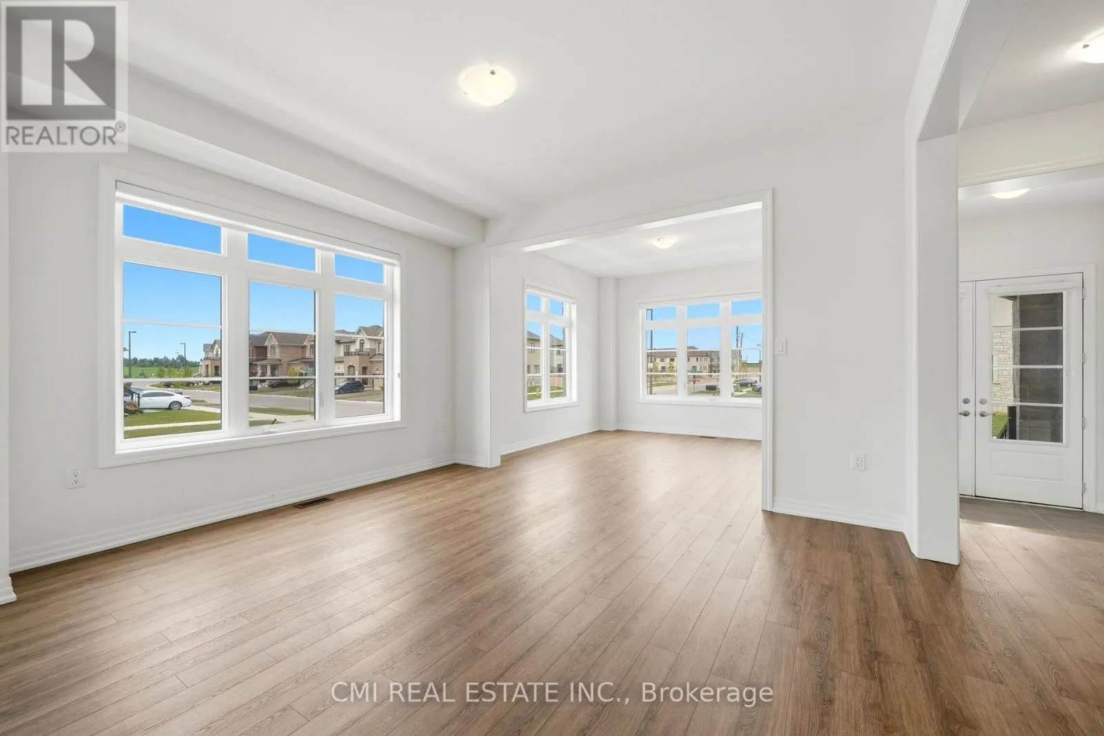 2 GEORGE ELLIS DRIVE
