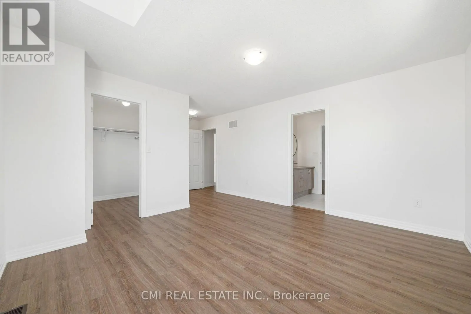 2 GEORGE ELLIS DRIVE