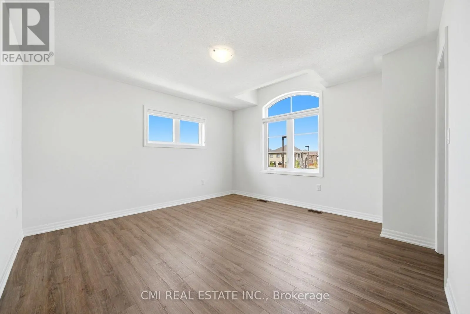2 GEORGE ELLIS DRIVE