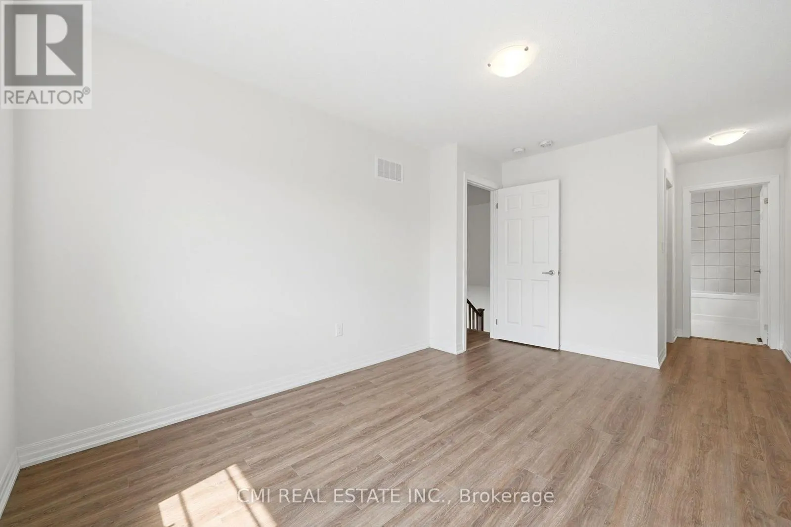2 GEORGE ELLIS DRIVE
