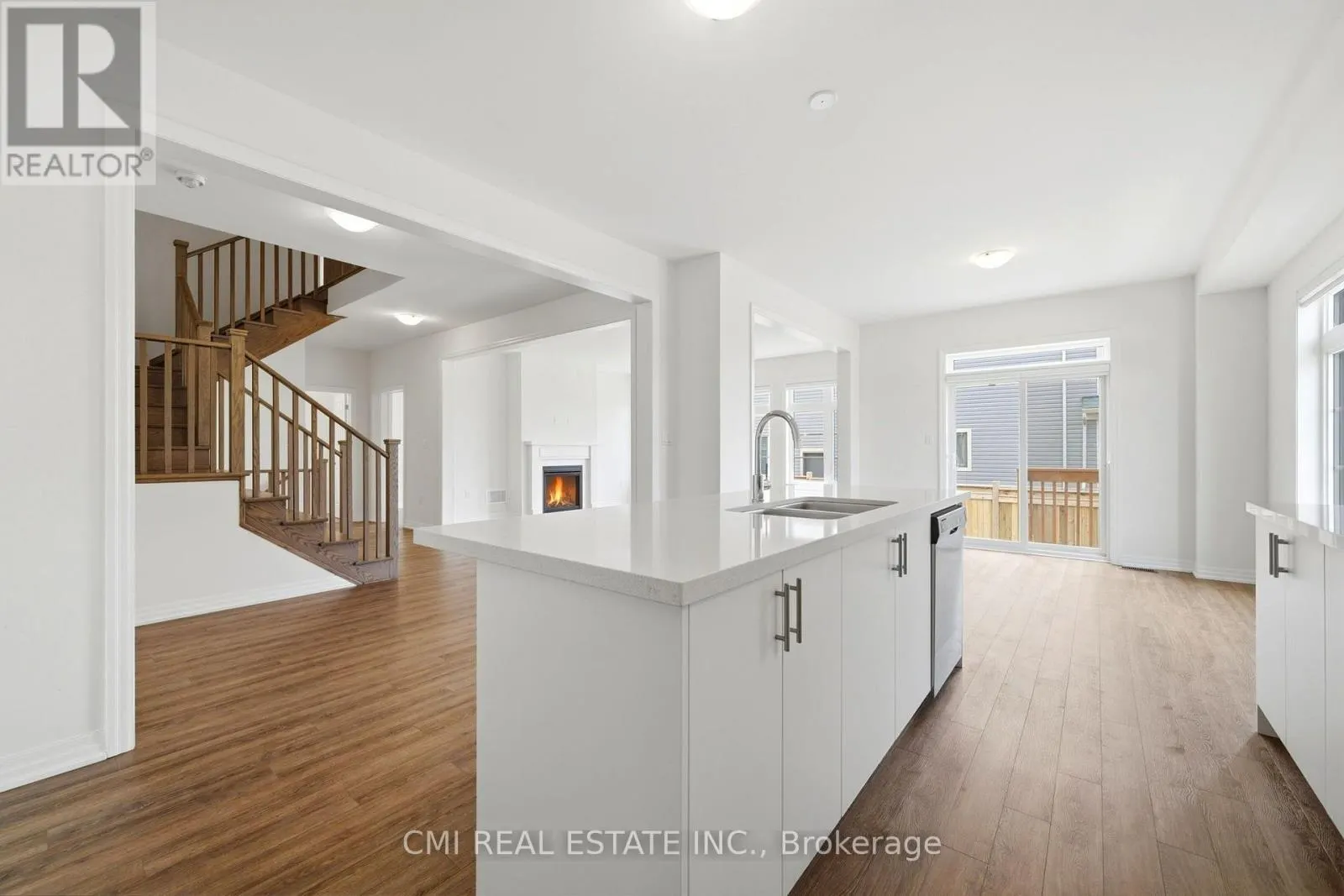 2 GEORGE ELLIS DRIVE