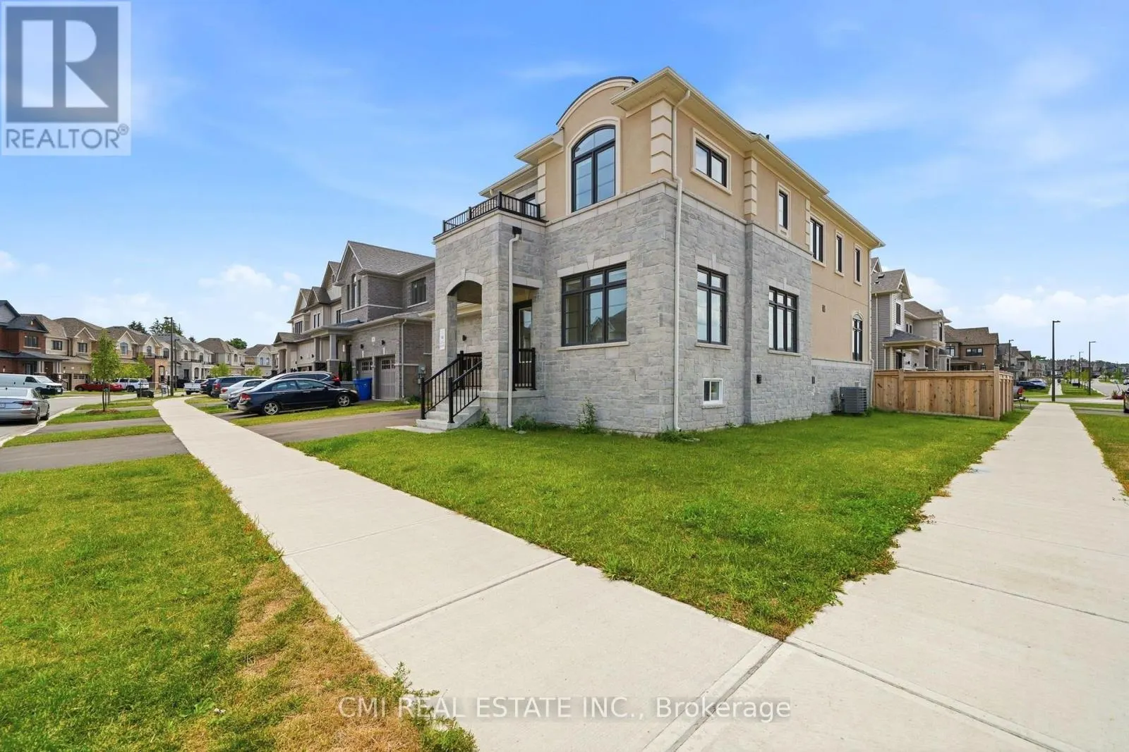 2 GEORGE ELLIS DRIVE