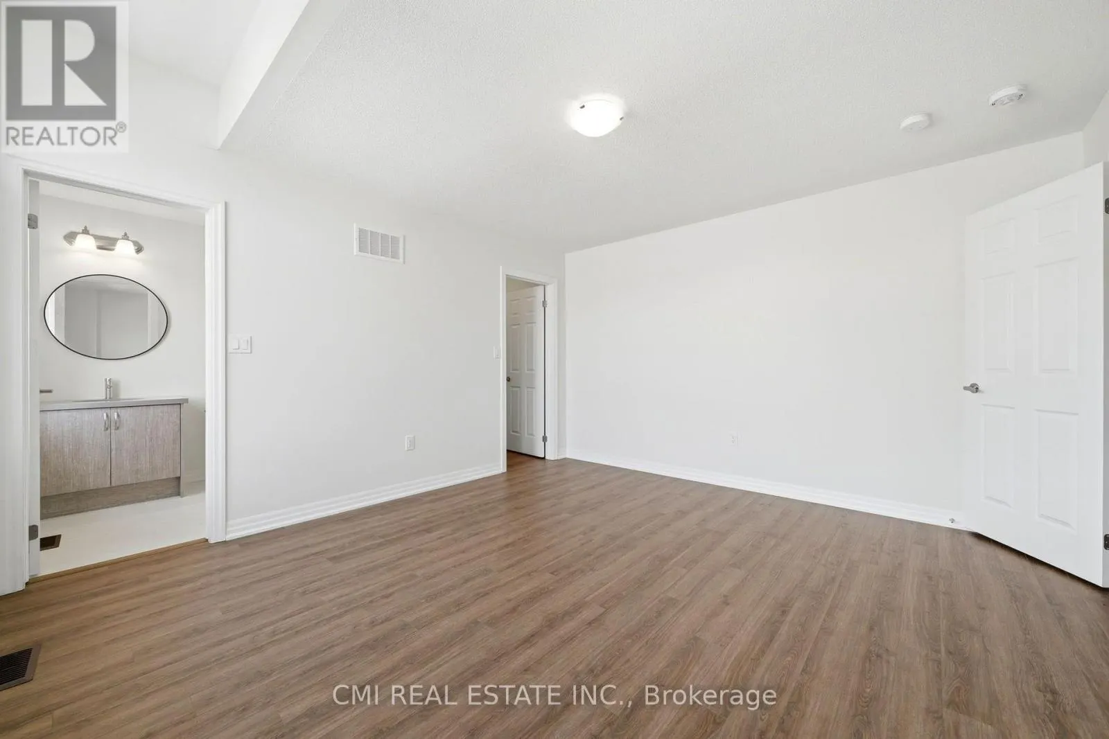 2 GEORGE ELLIS DRIVE