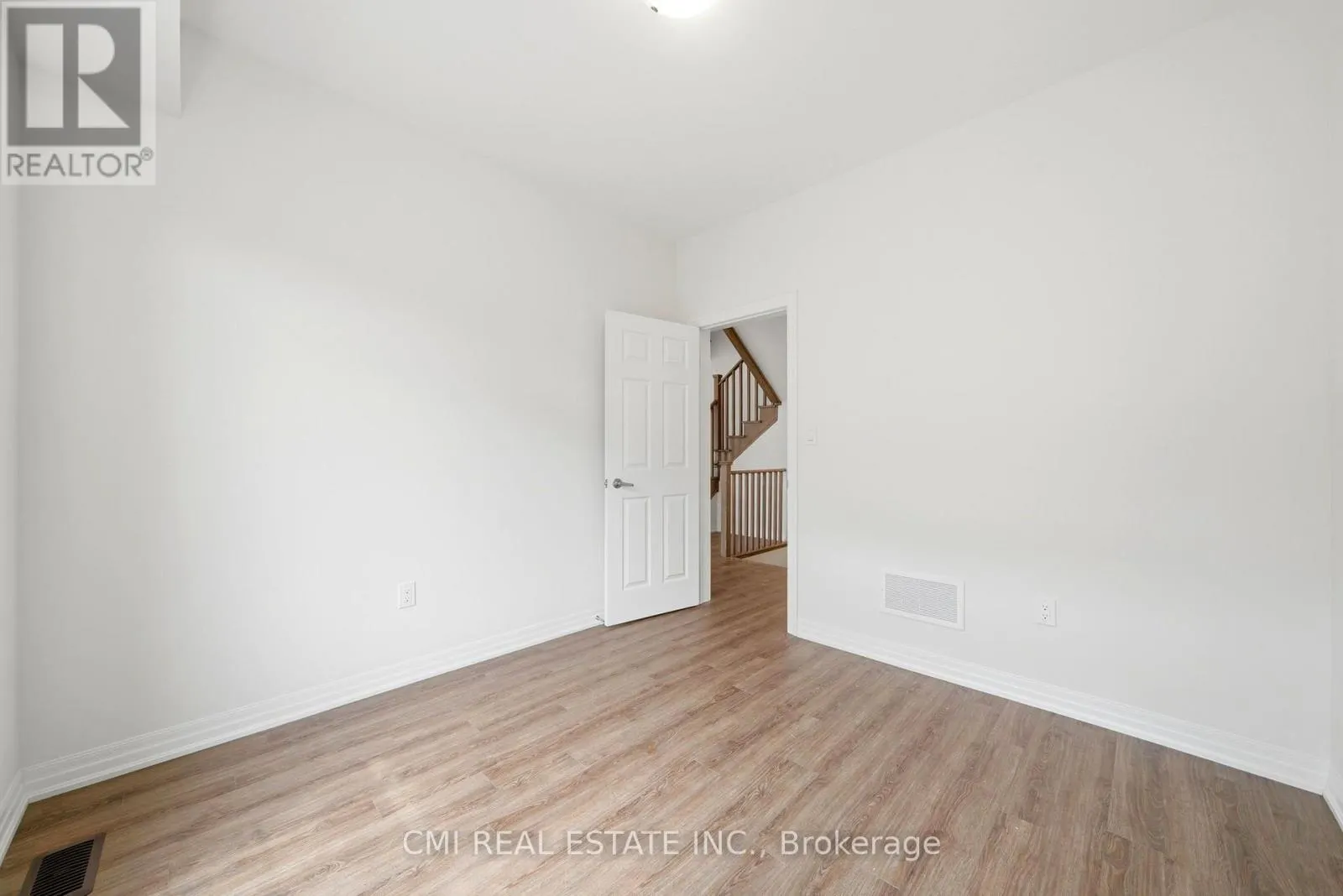 2 GEORGE ELLIS DRIVE