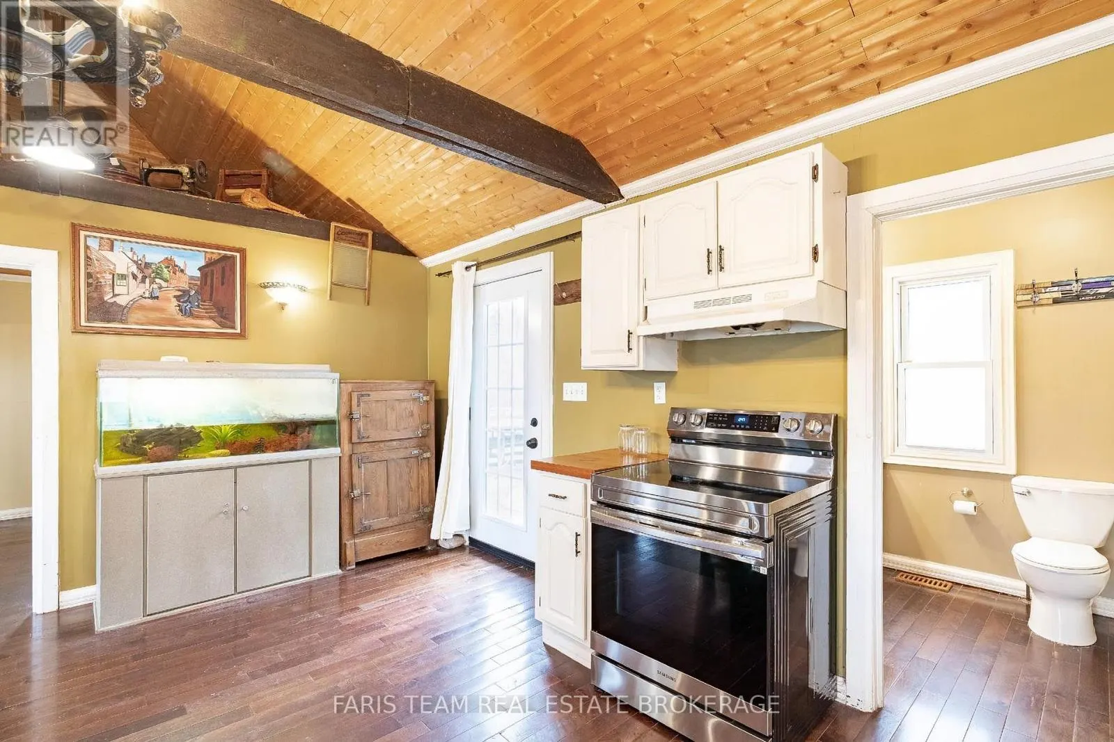 1417 MAPLE WAY