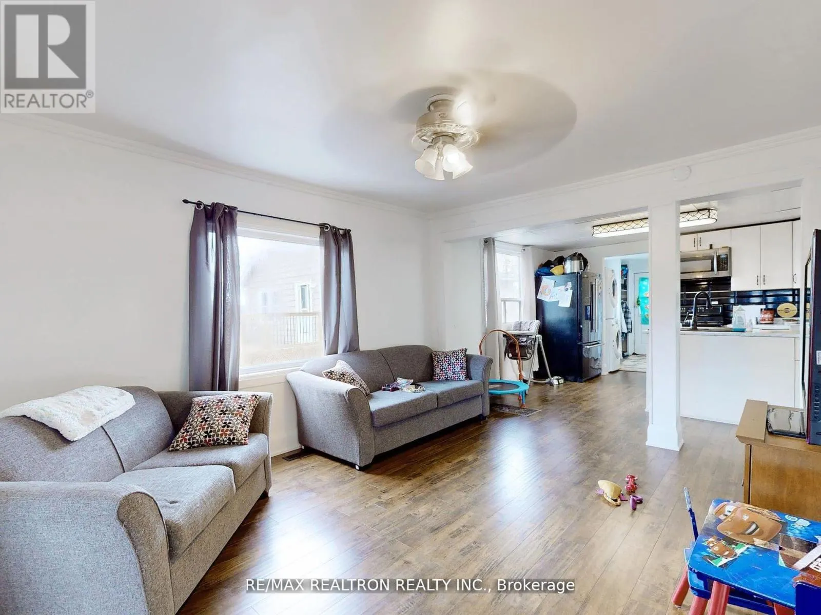 156 THE QUEENSWAY STREET S
