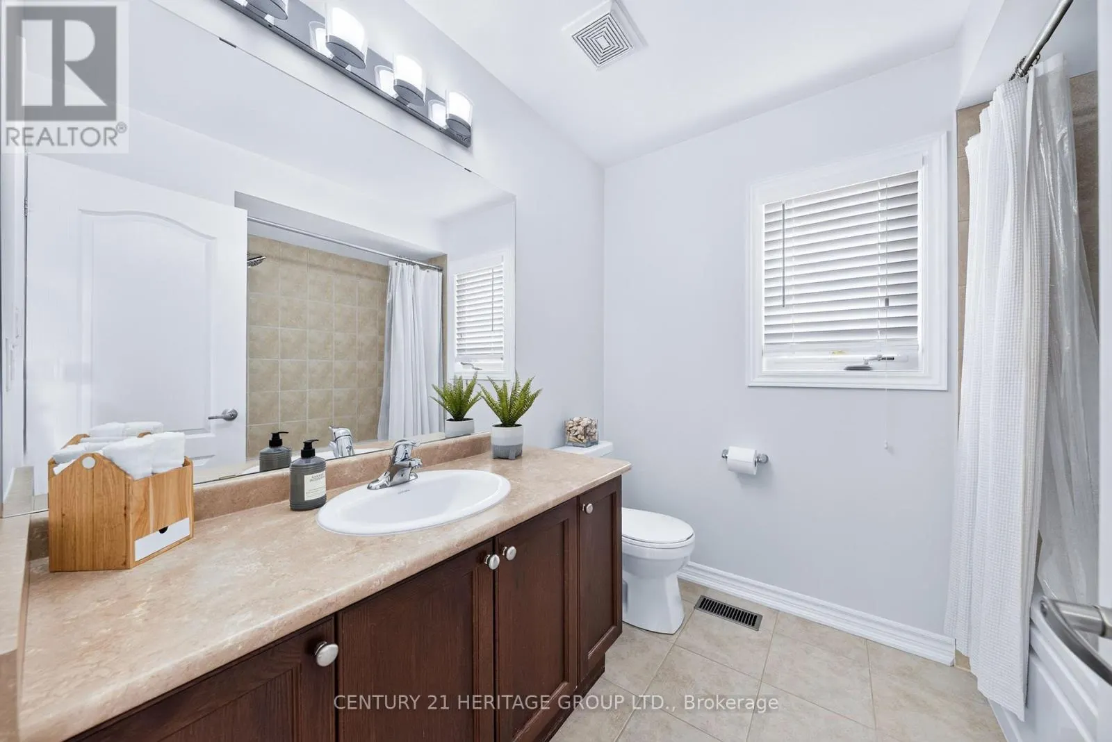 244 GORD CLELLAND GATE