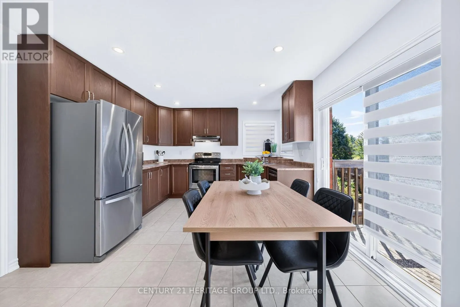 244 GORD CLELLAND GATE