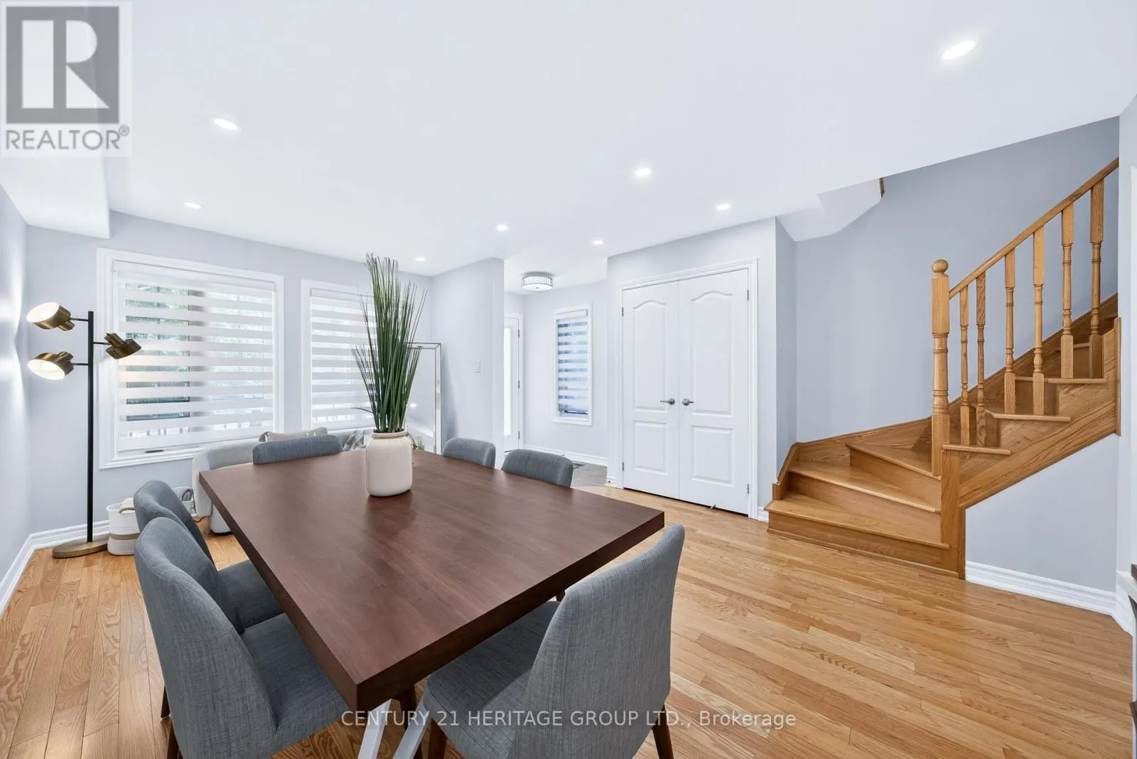 244 GORD CLELLAND GATE