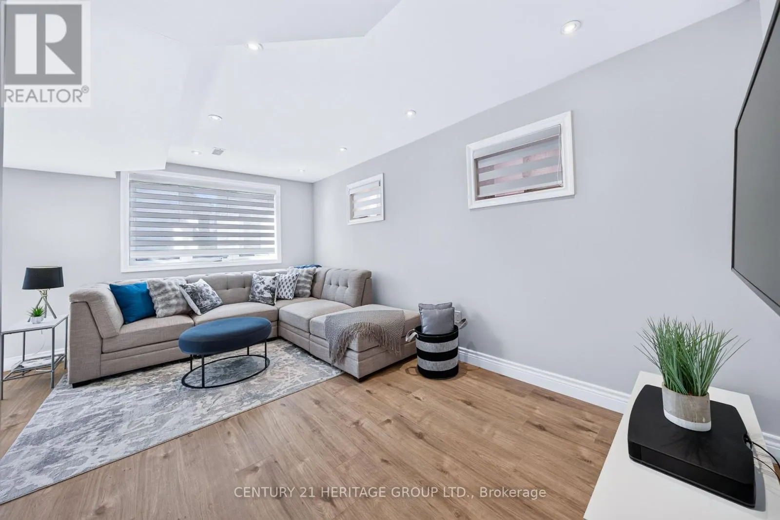 244 GORD CLELLAND GATE