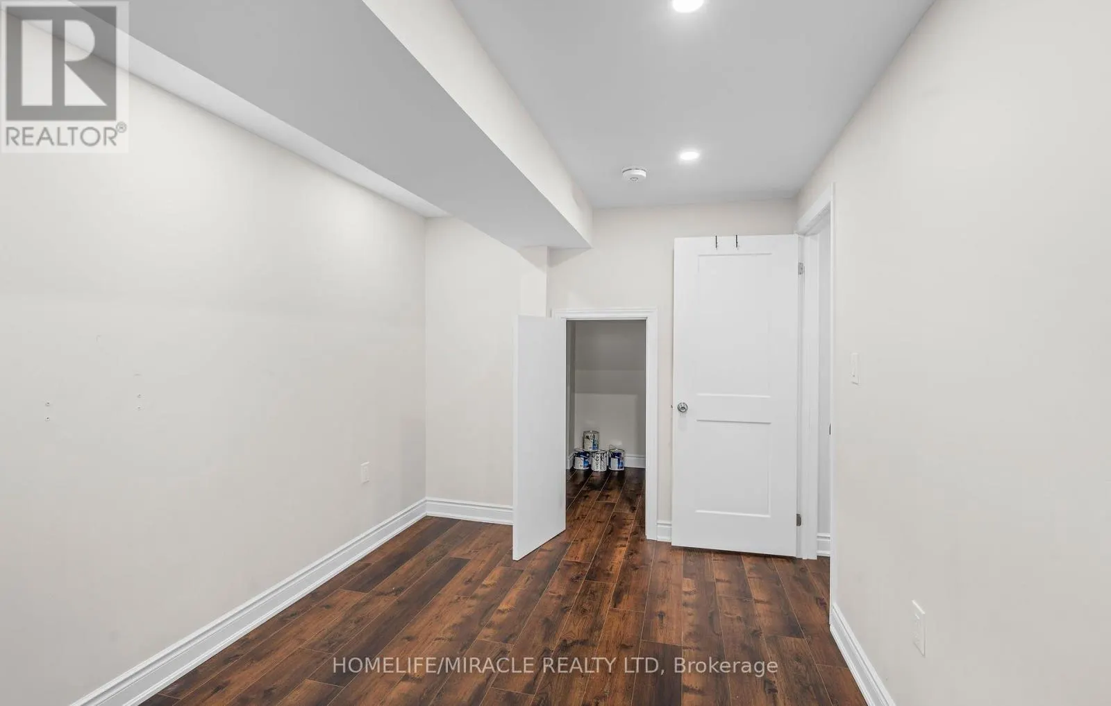 32 CARLETON TRAIL