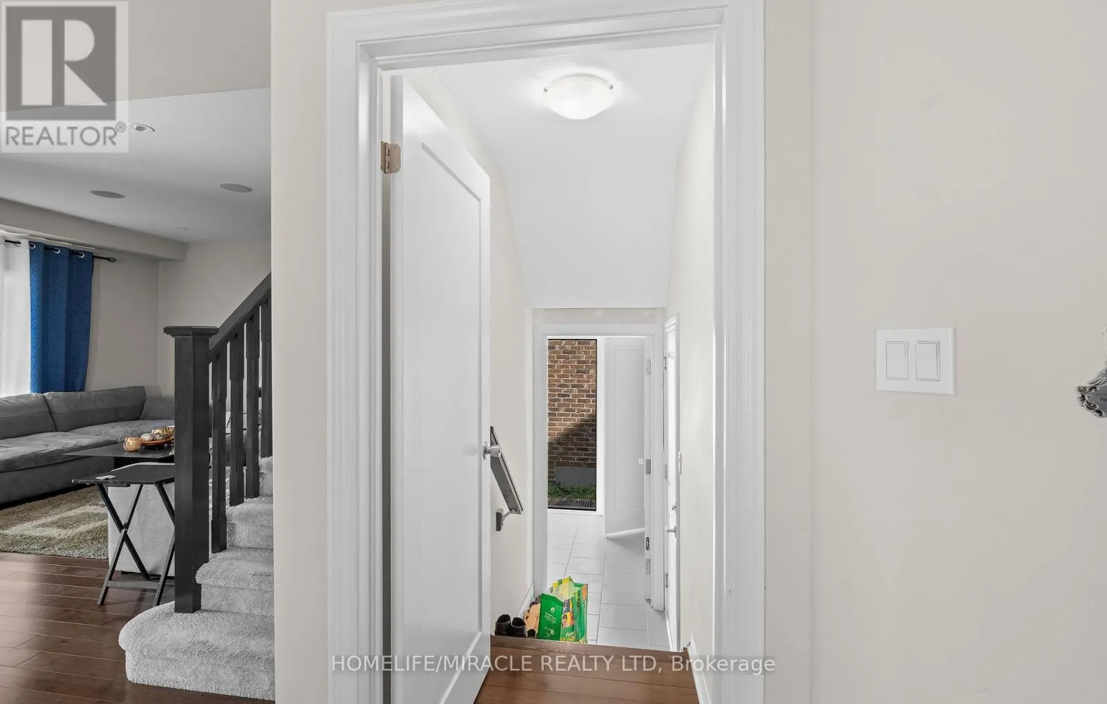 32 CARLETON TRAIL