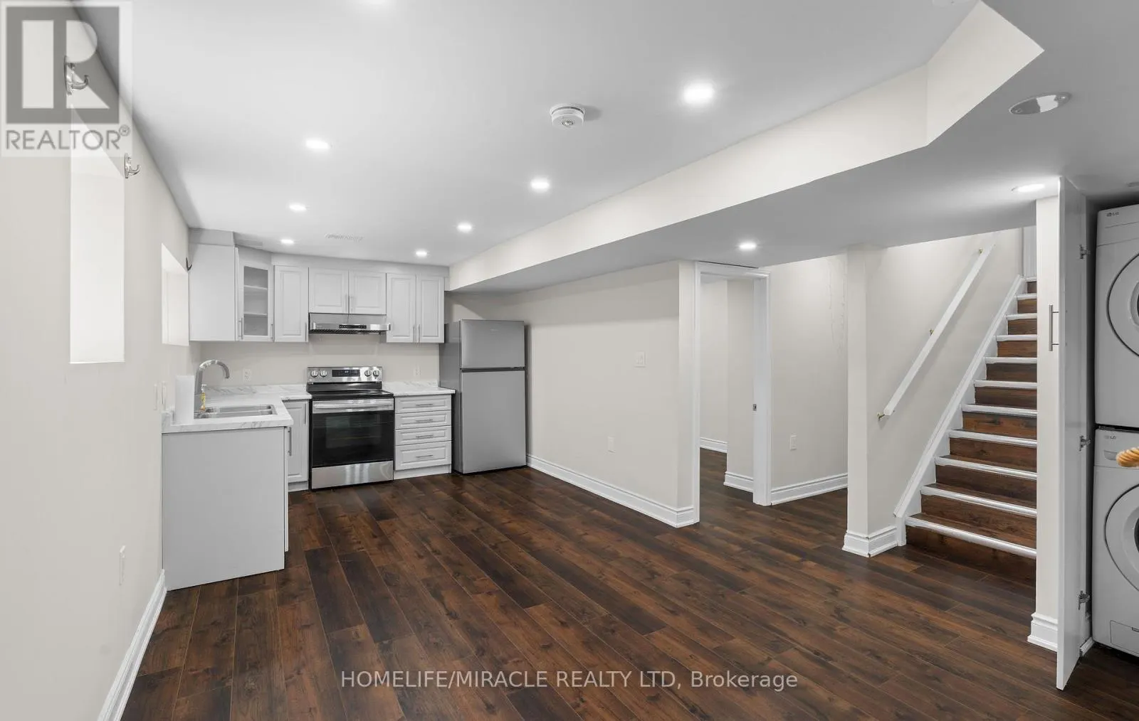 32 CARLETON TRAIL