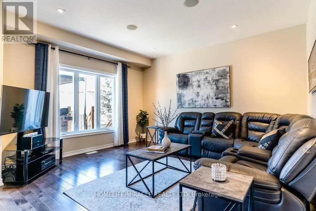 32 CARLETON TRAIL