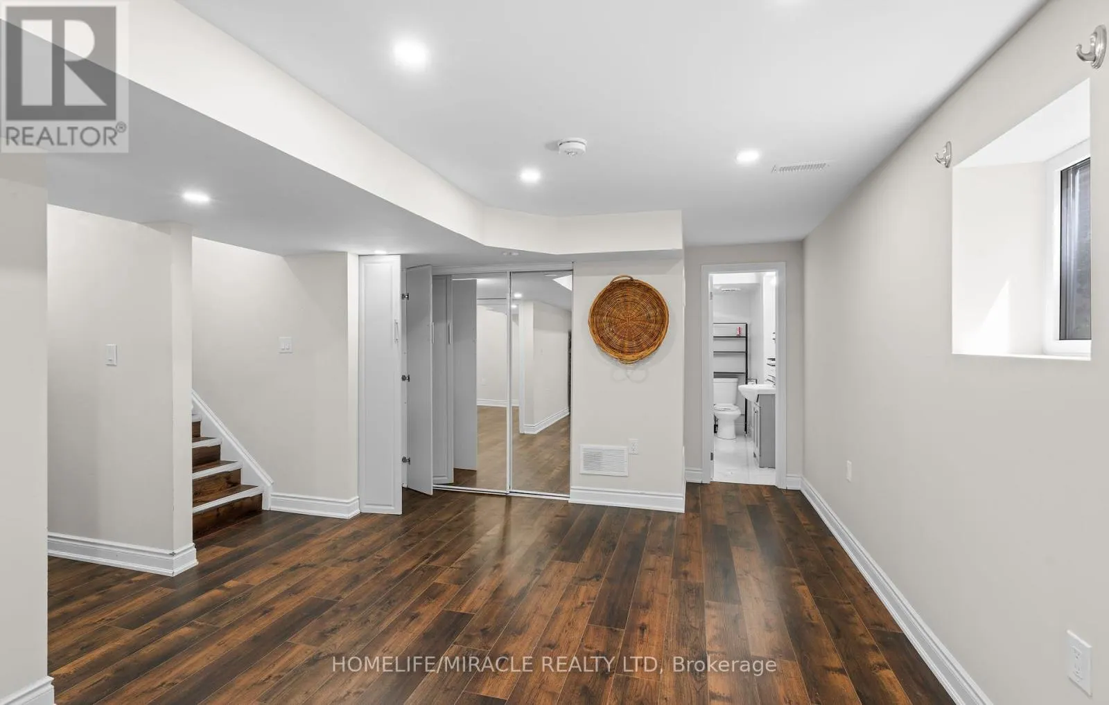 32 CARLETON TRAIL