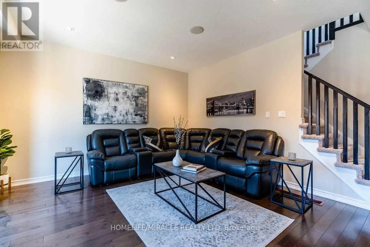 32 CARLETON TRAIL