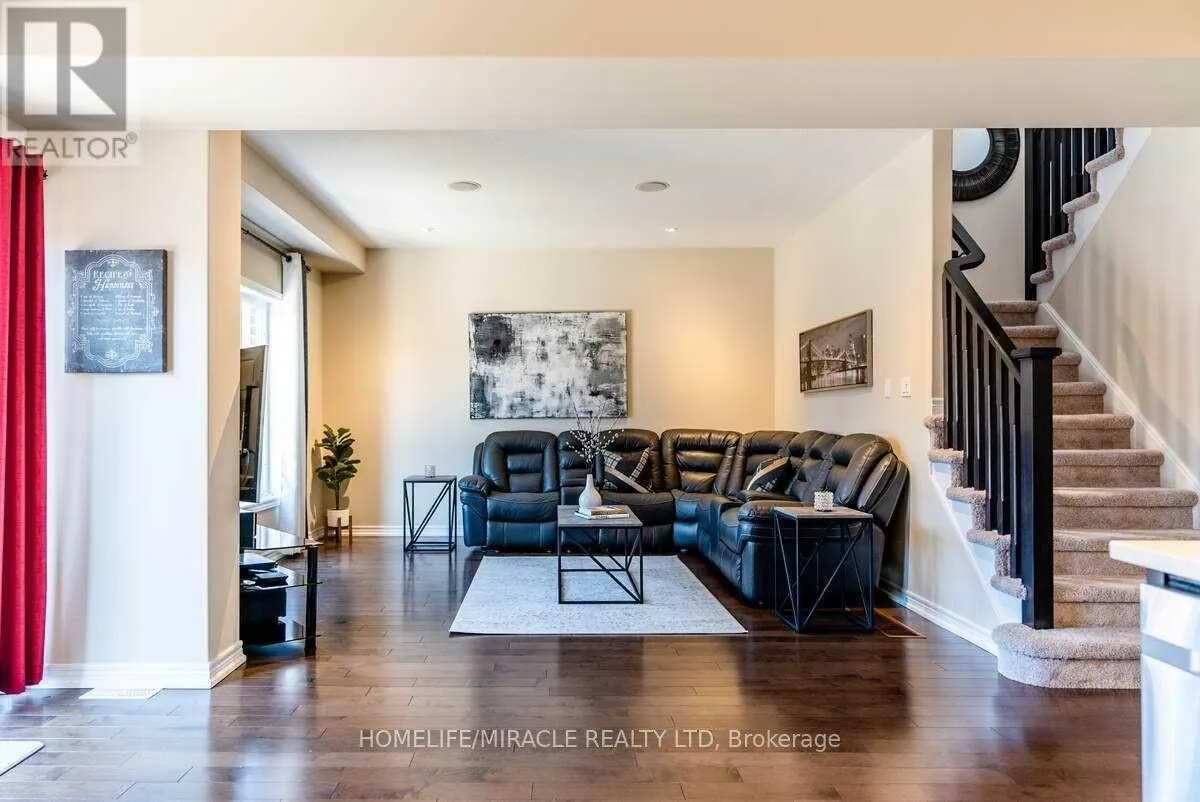 32 CARLETON TRAIL