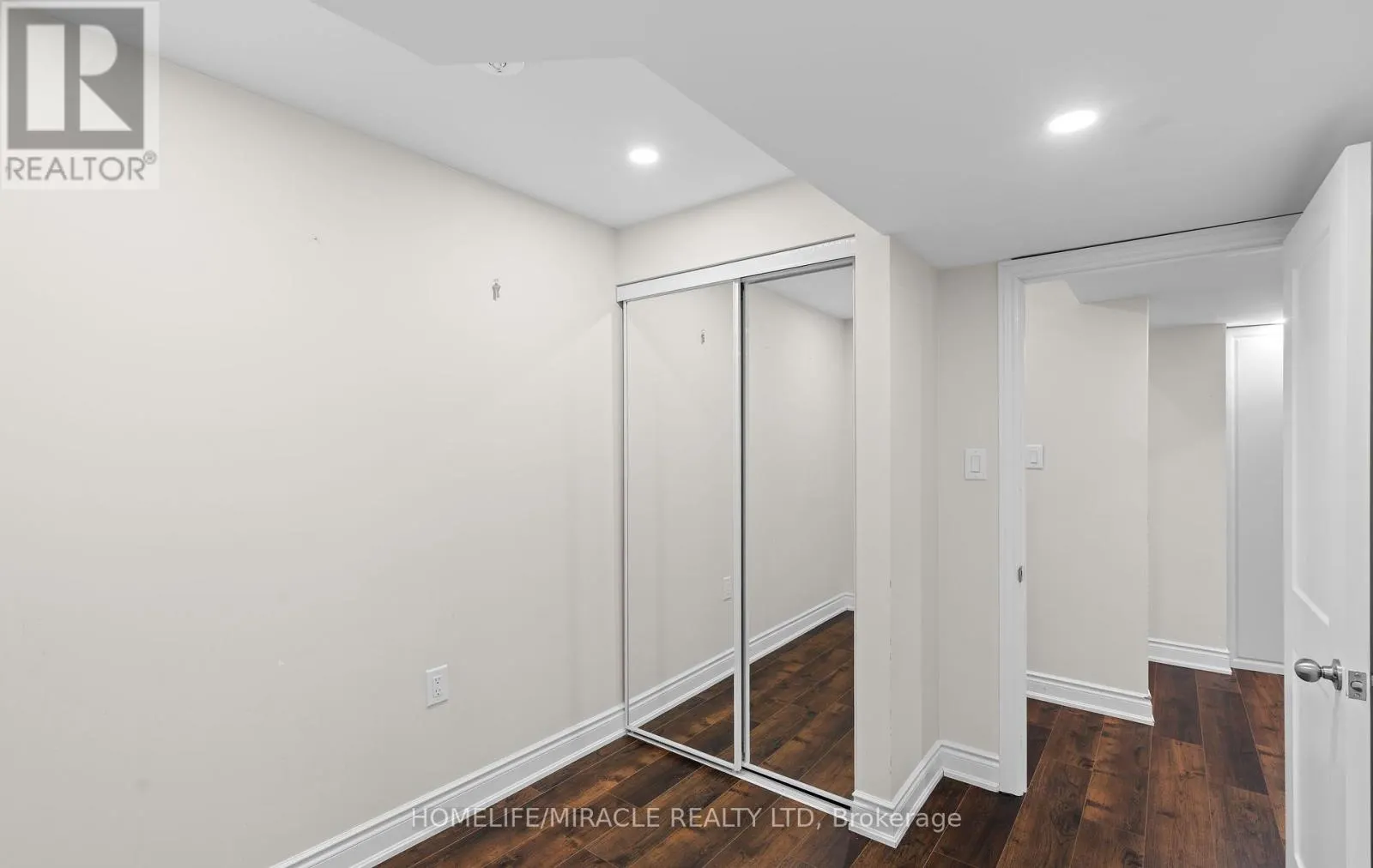 32 CARLETON TRAIL