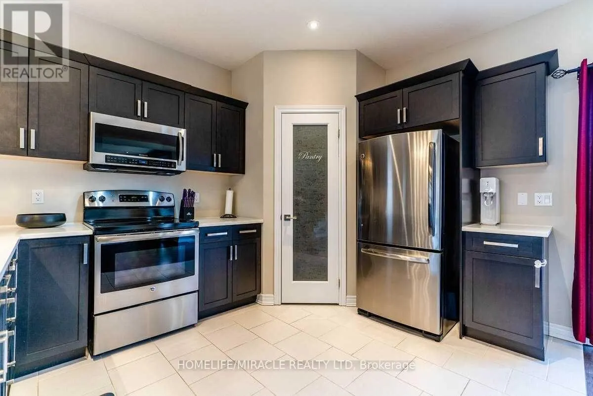 32 CARLETON TRAIL