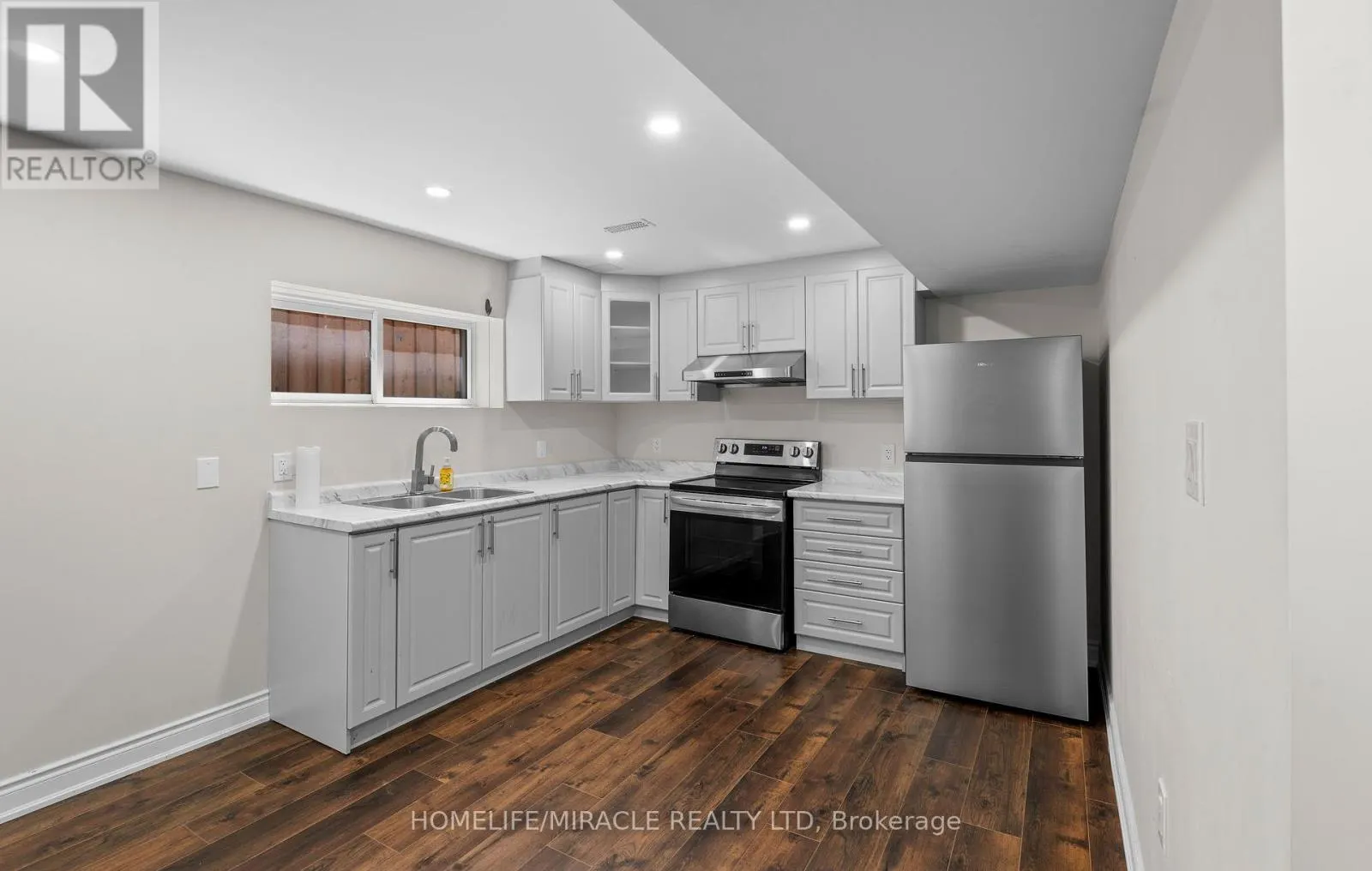 32 CARLETON TRAIL