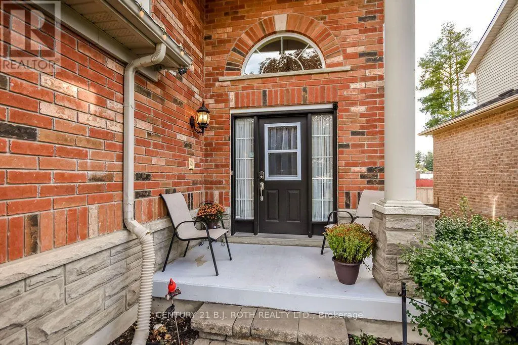 21 ARMEDA CLOW CRESCENT