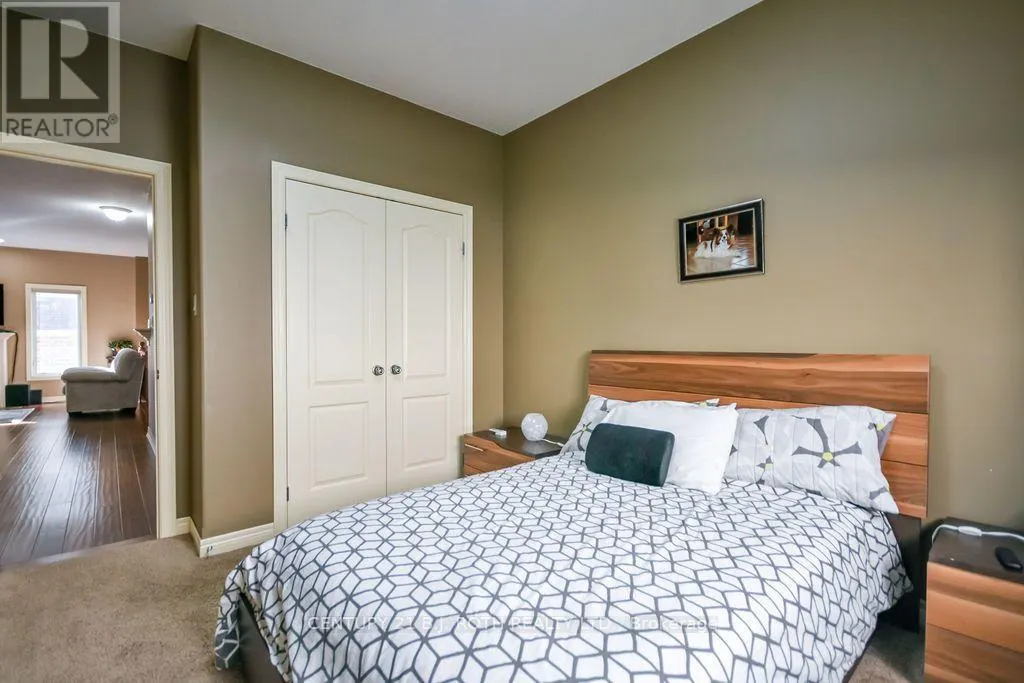 21 ARMEDA CLOW CRESCENT
