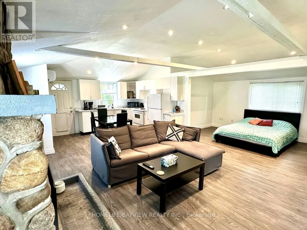 1119 POPLAR DRIVE