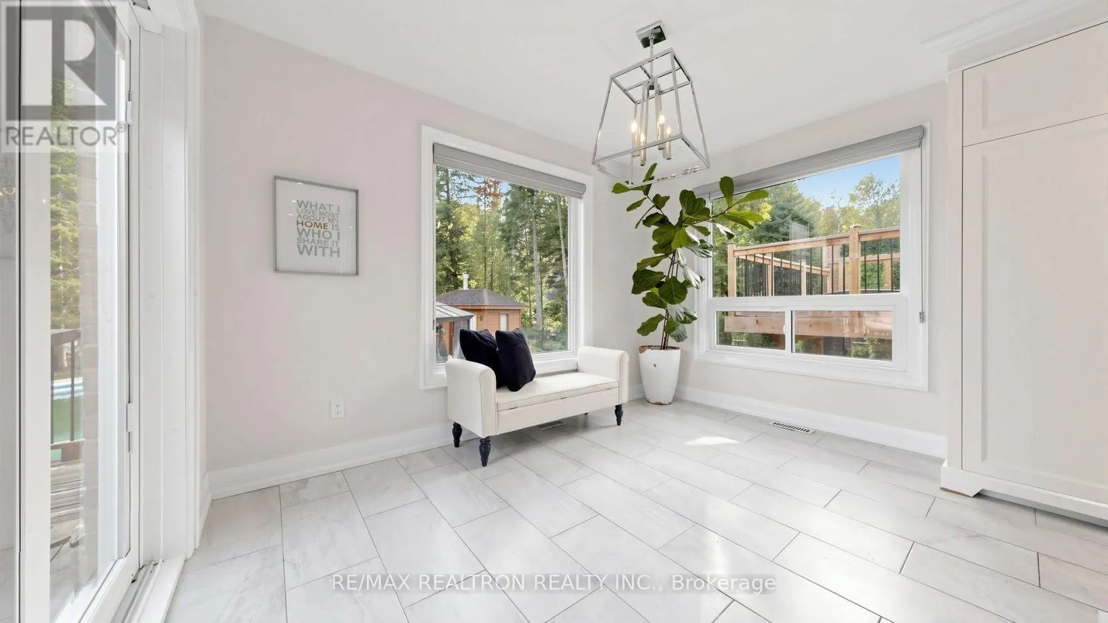 19 AMBERGLEN COURT