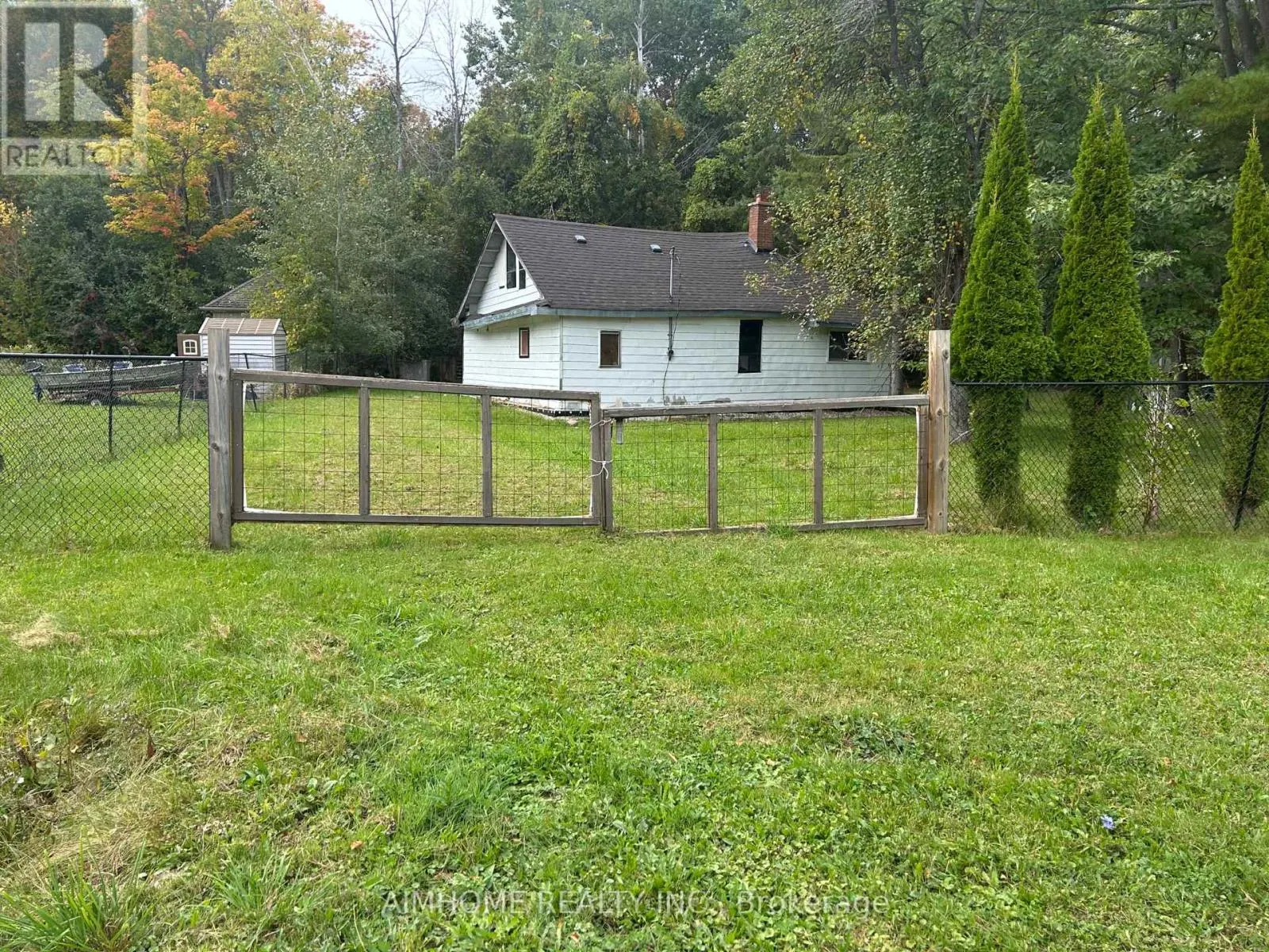 8 CHRISTIDIS DRIVE