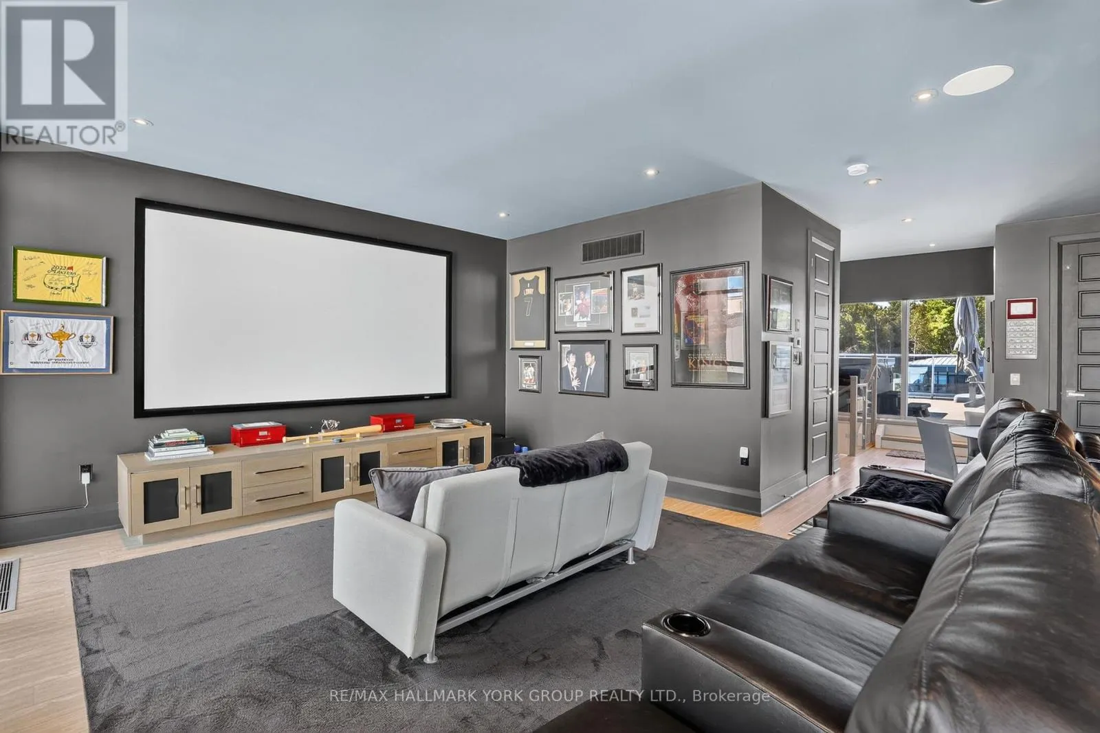 3764 FERRETTI COURT