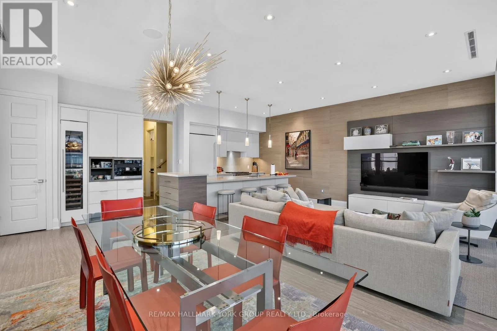 3764 FERRETTI COURT