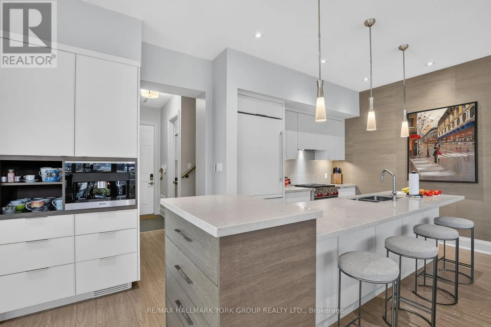 3764 FERRETTI COURT