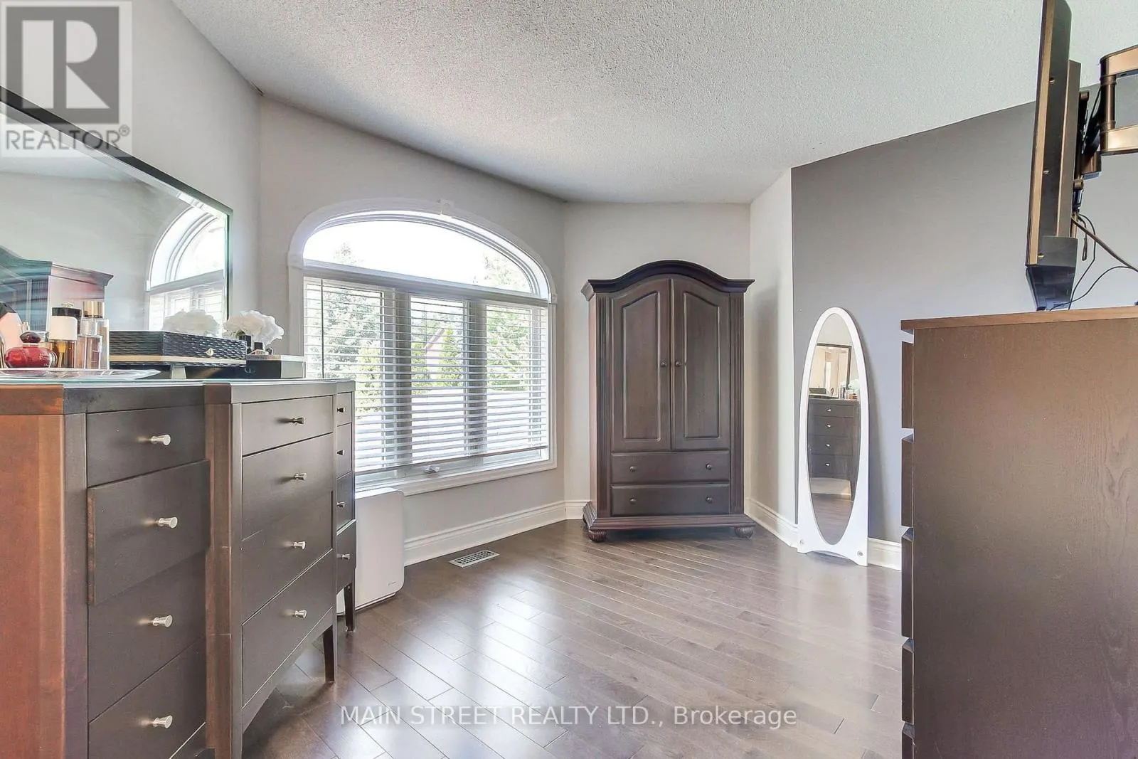 14 MCGEE CRESCENT