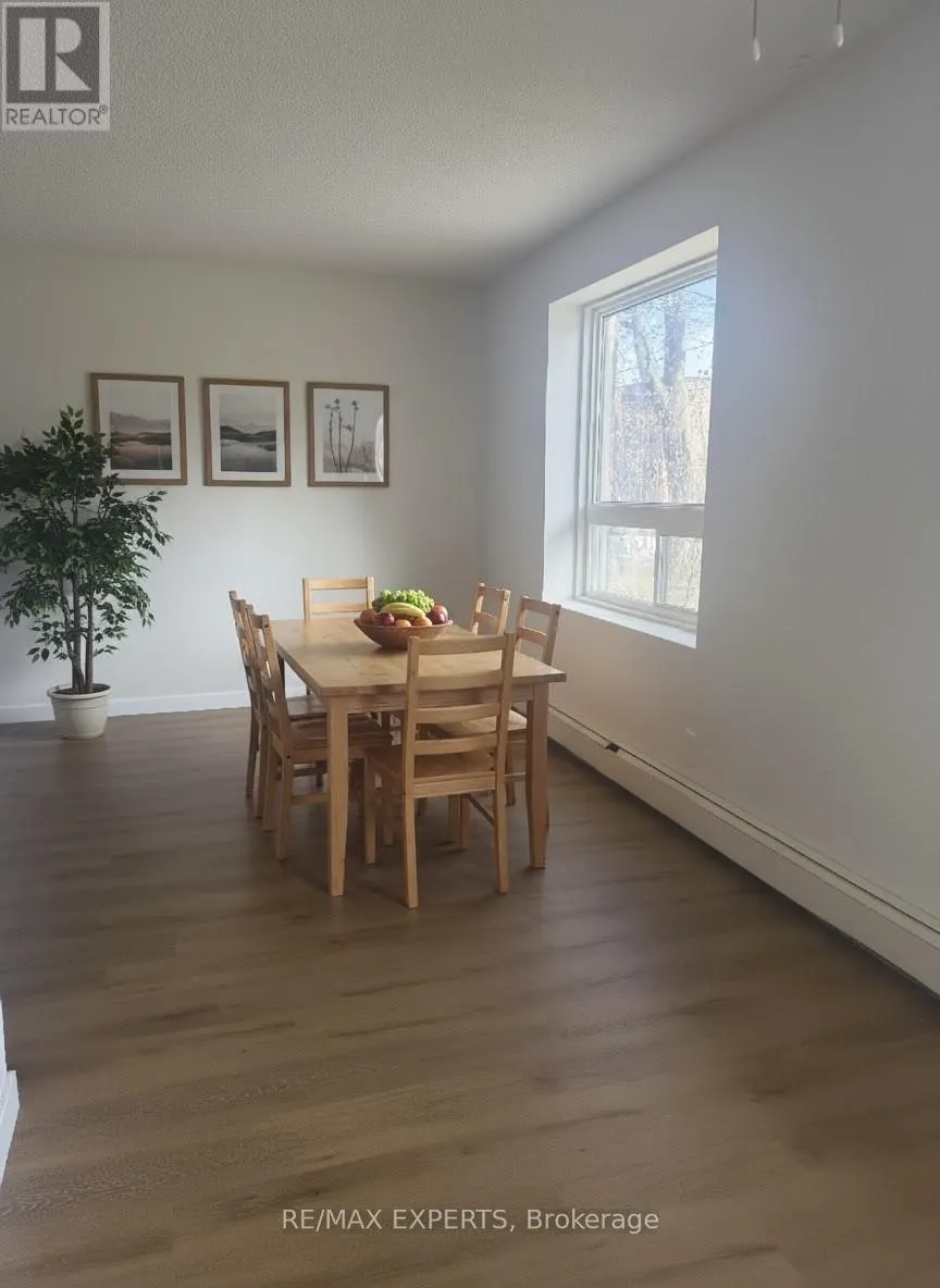44 - 16 MCDONALD STREET N