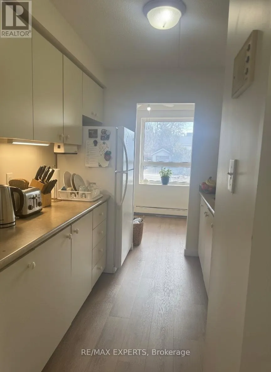 44 - 16 MCDONALD STREET N