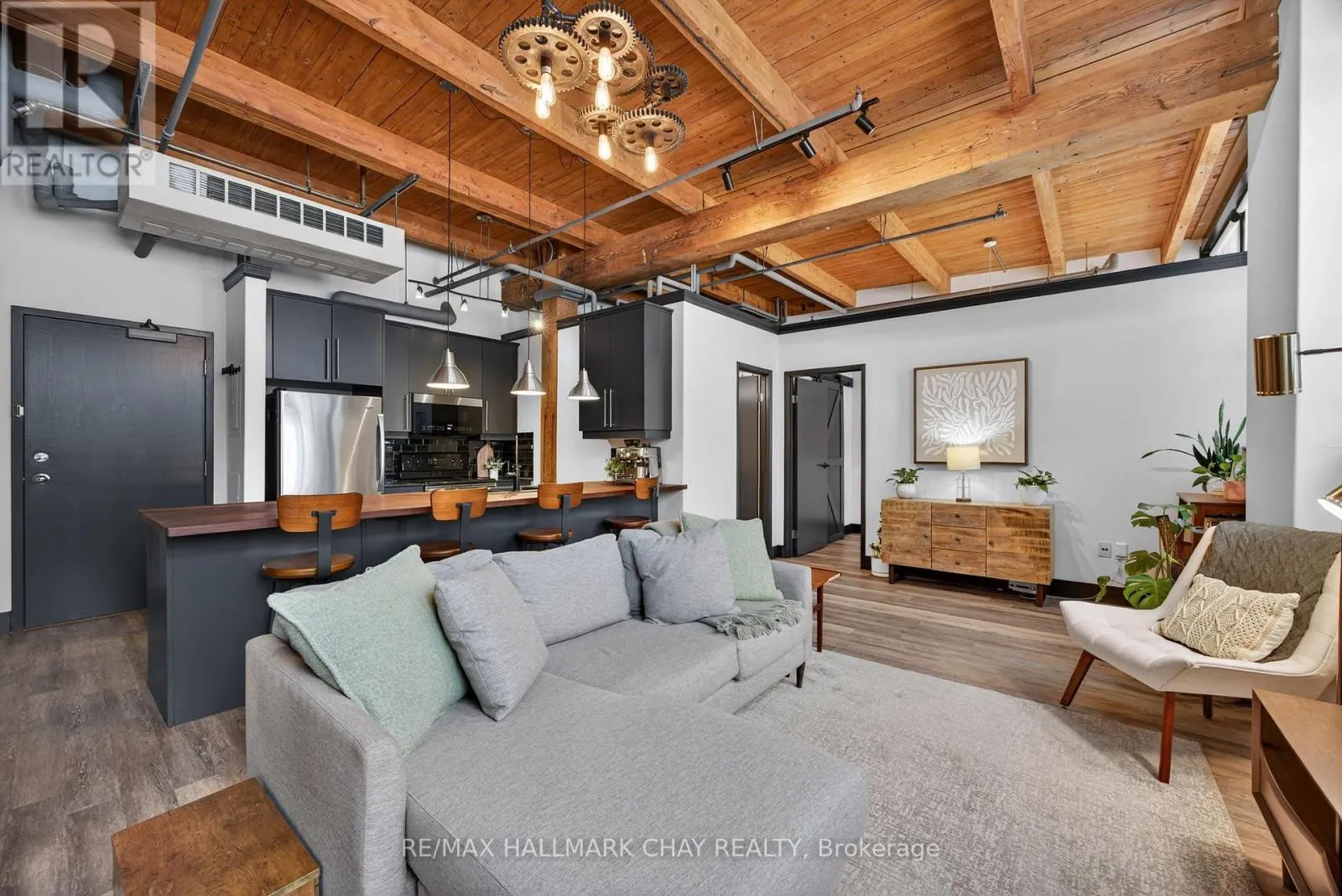 106 - 543 TIMOTHY STREET