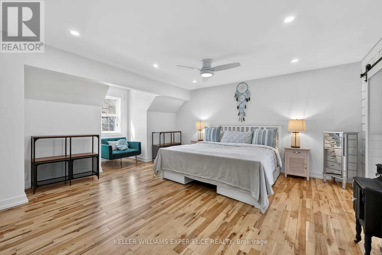2 ALGONQUIN HEIGHTS COURT