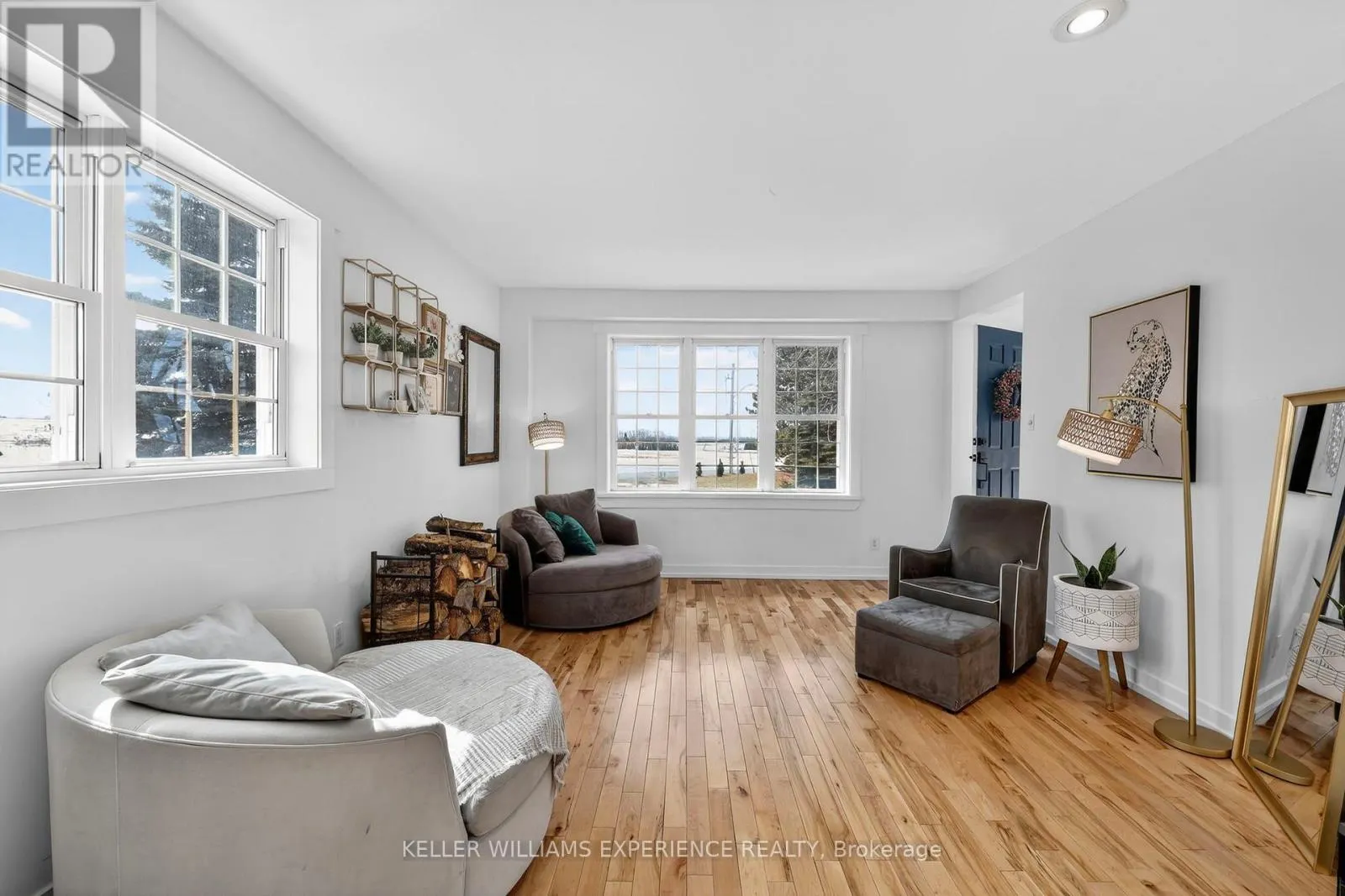 2 ALGONQUIN HEIGHTS COURT