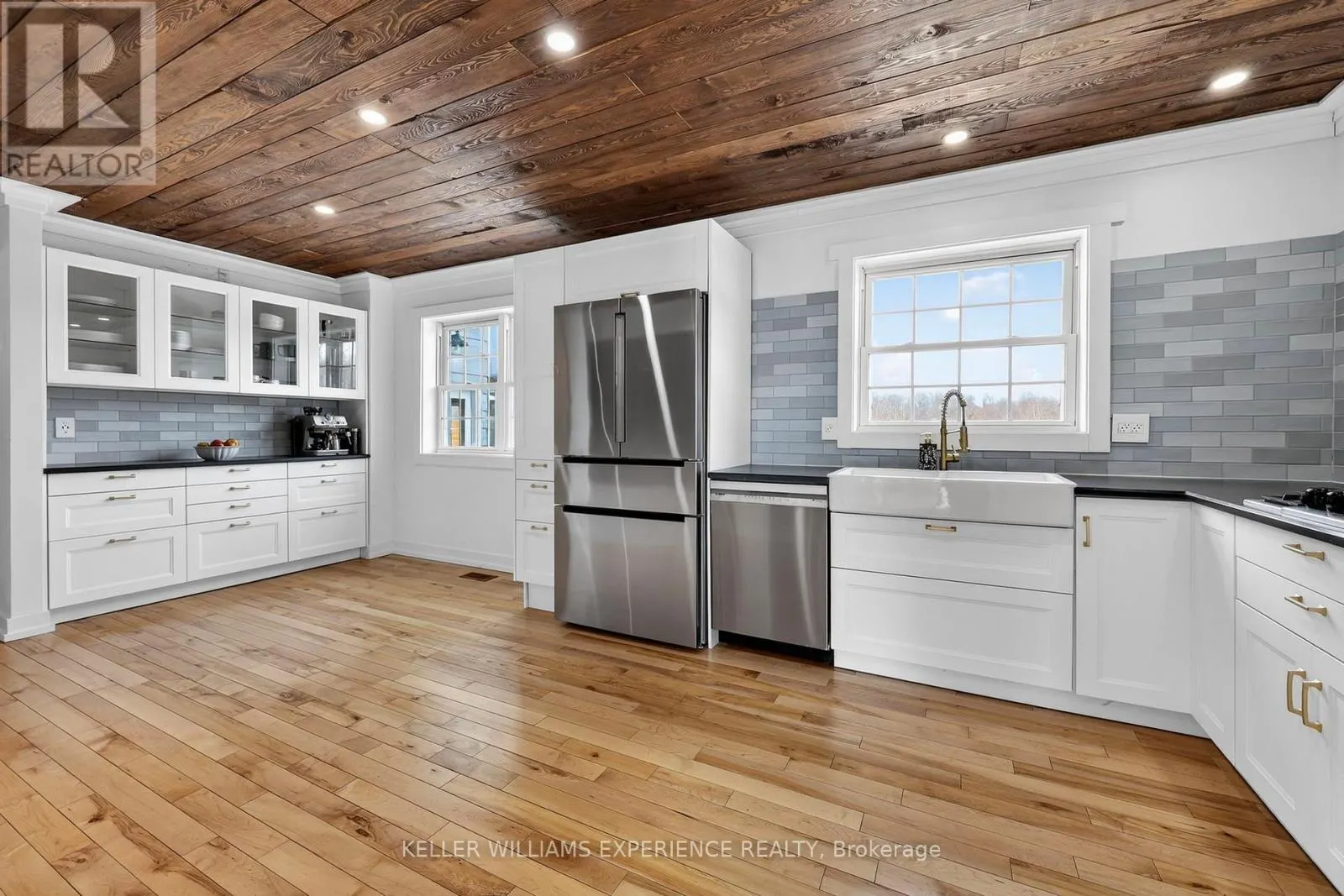 2 ALGONQUIN HEIGHTS COURT