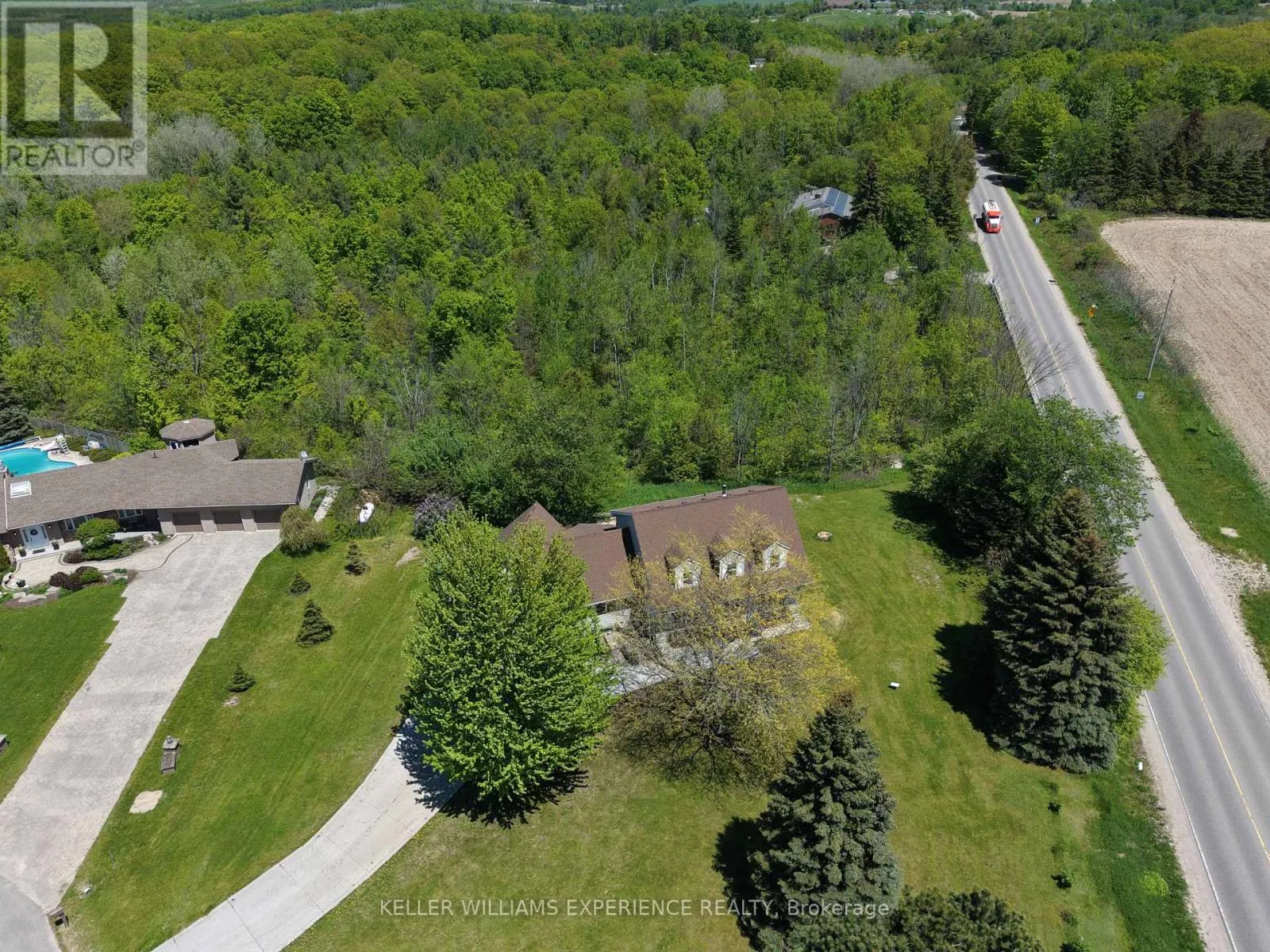 2 ALGONQUIN HEIGHTS COURT