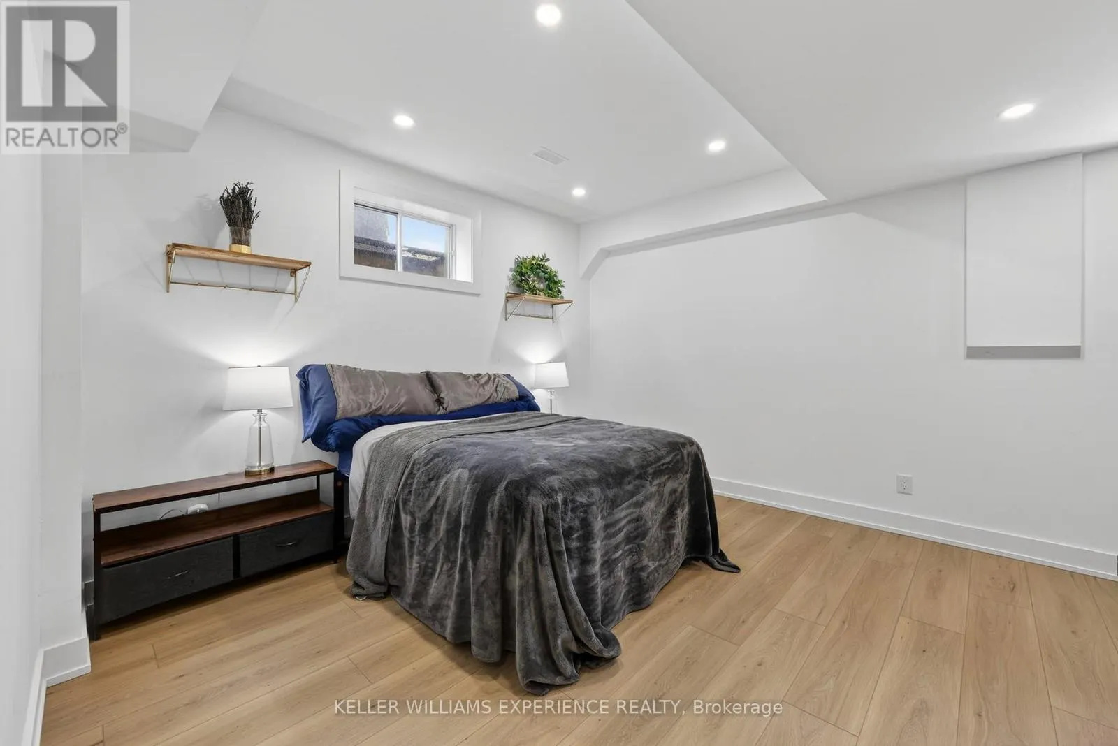 2 ALGONQUIN HEIGHTS COURT