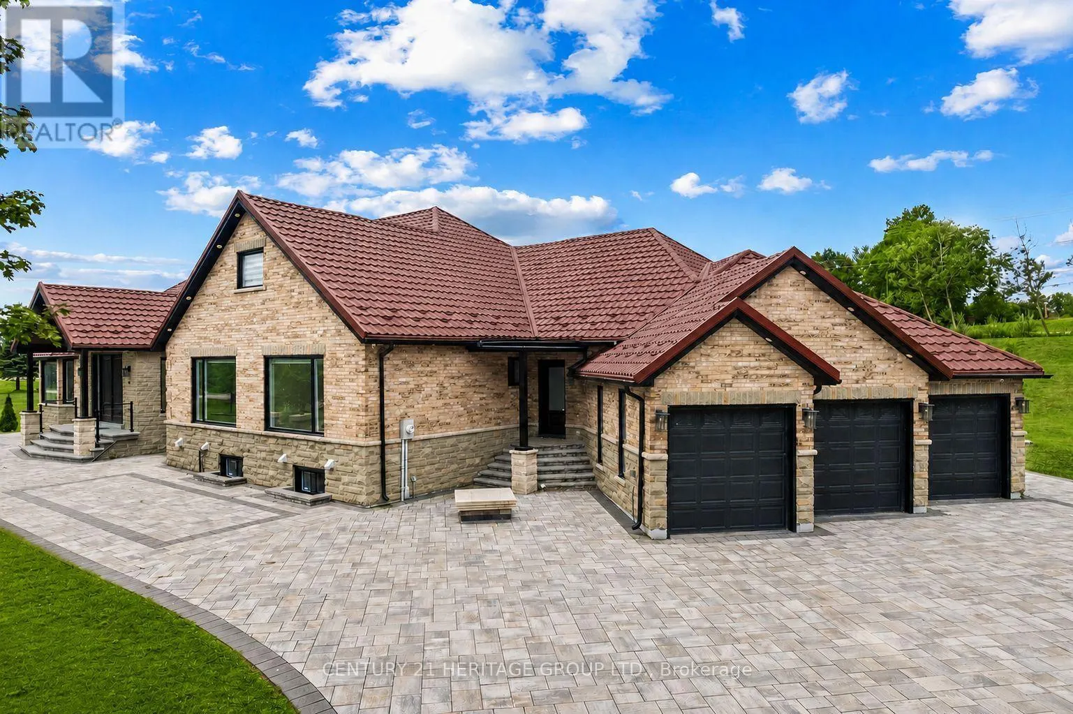 4 LOCH ERNE LANE