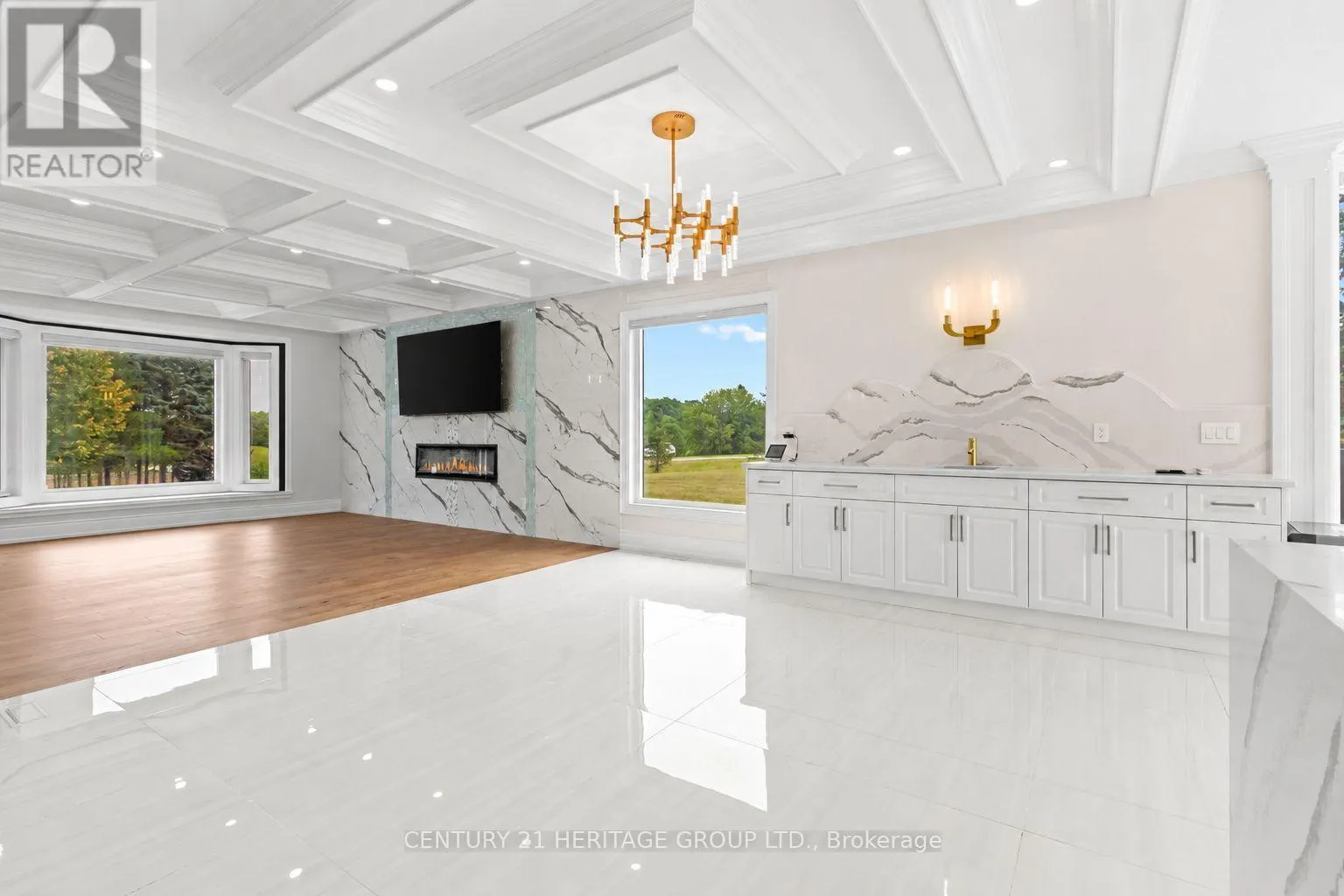 4 LOCH ERNE LANE