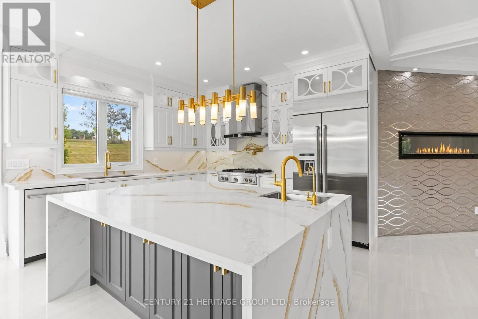 4 LOCH ERNE LANE