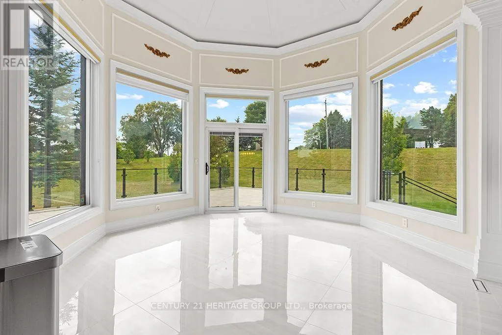 4 LOCH ERNE LANE