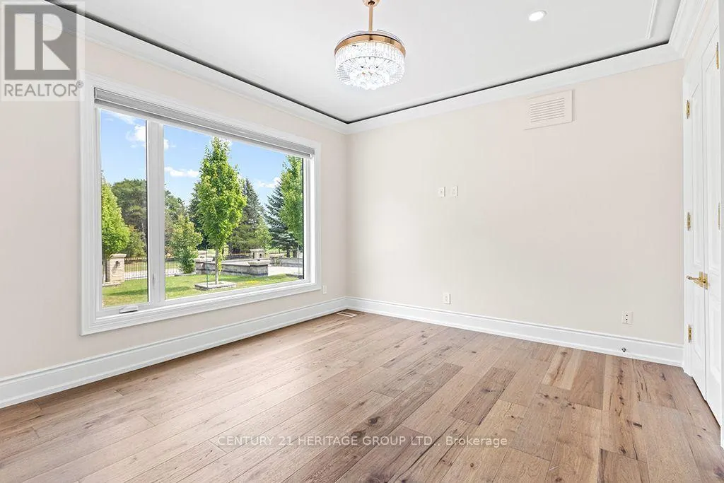 4 LOCH ERNE LANE