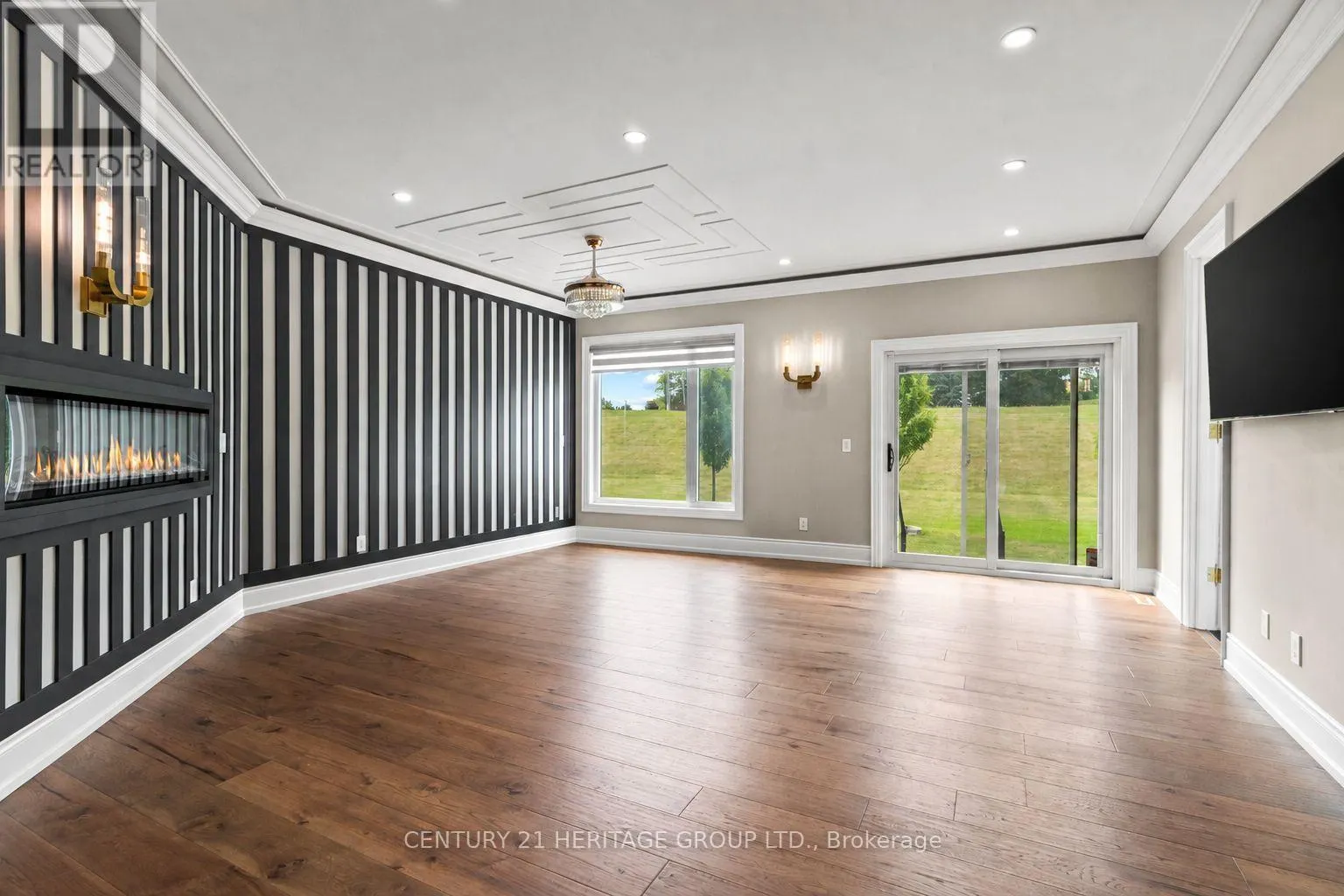 4 LOCH ERNE LANE