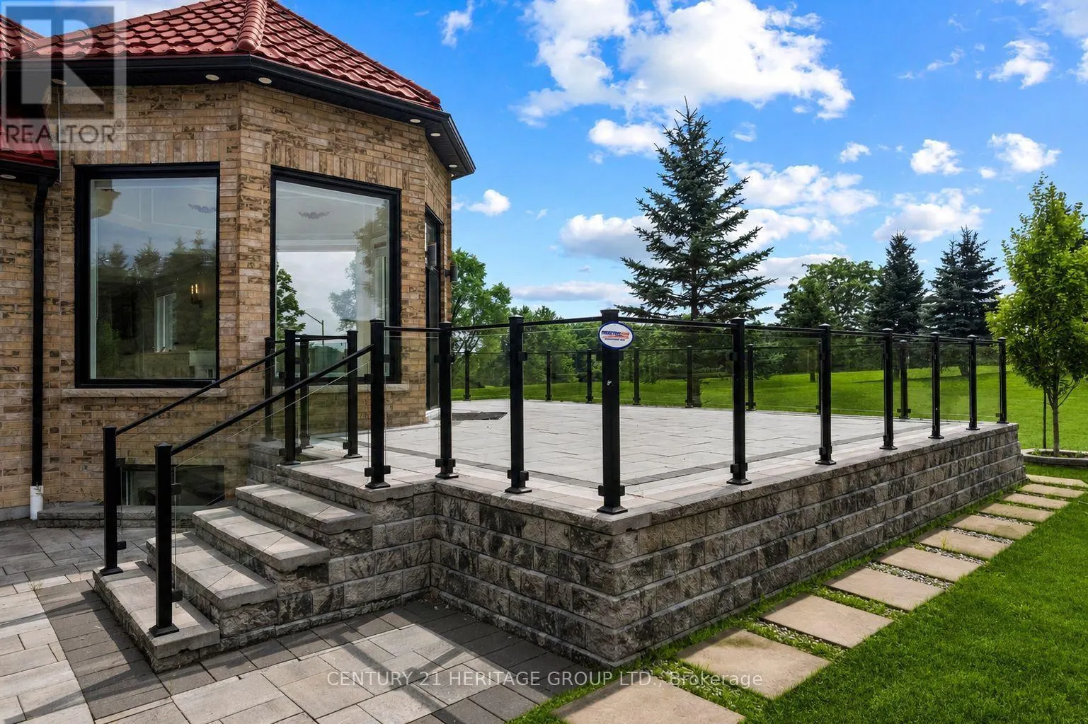 4 LOCH ERNE LANE